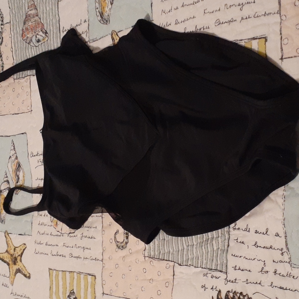 La Blanca by Rod Beattie blk one piece bathing suit size 6 w/ mesh V cut outs.